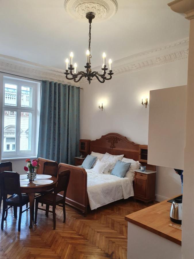 Prestige Aparthotel Piotrkowska 82 - Wyjatkowy Widok Na Deptak Łódź Esterno foto