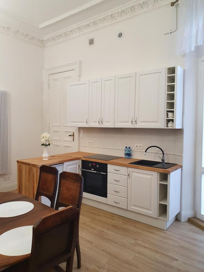 Prestige Aparthotel Piotrkowska 82 - Wyjatkowy Widok Na Deptak Łódź Esterno foto